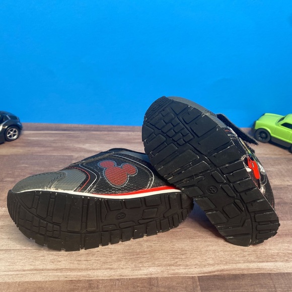 Mickey Mouse 🐭 Light-Up Sneakers - Picture 11 of 12